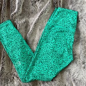 Like New Fleo leggings